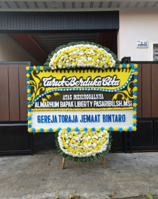 Papan Bunga Duka di Ngadirejo